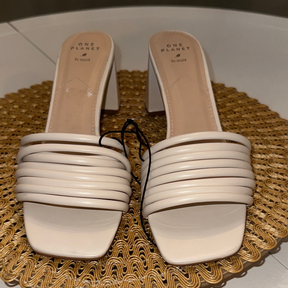 Qupid Cream Mules